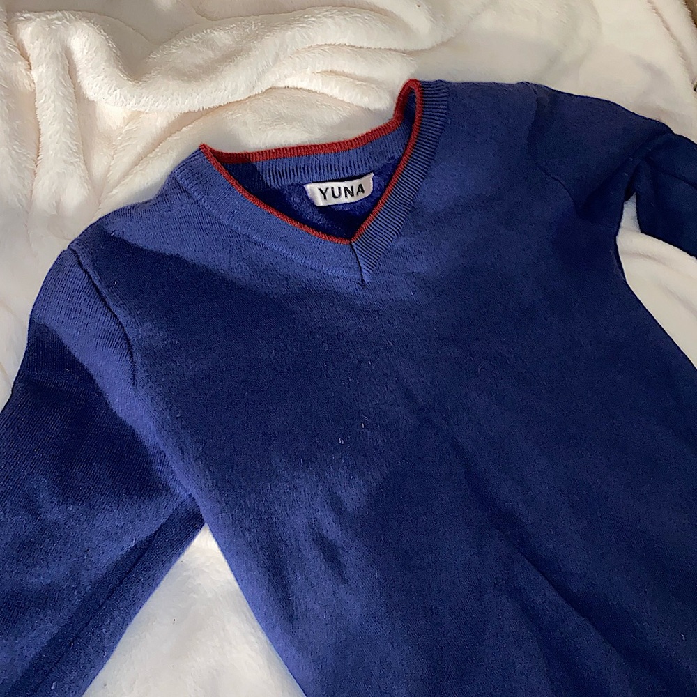 yuna | blue & red | v-neck | long sleeve sweater | one size